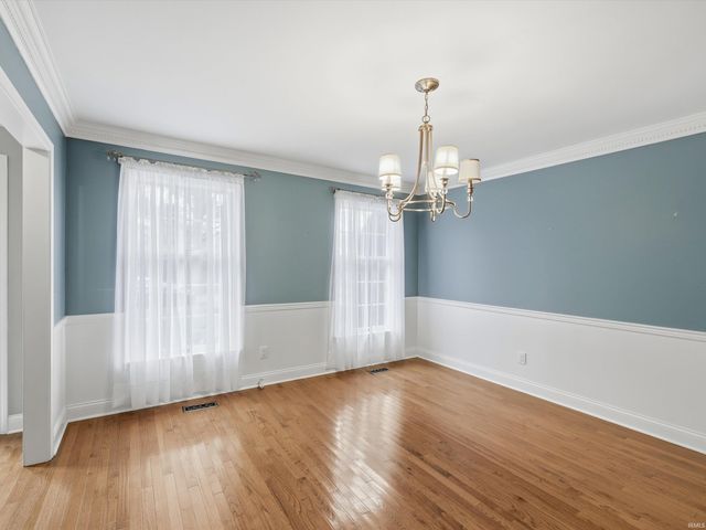 8855 Hickory Lane, Newburgh, IN 47630