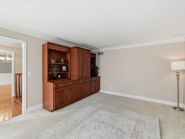 8855 Hickory Lane, Newburgh, IN 47630