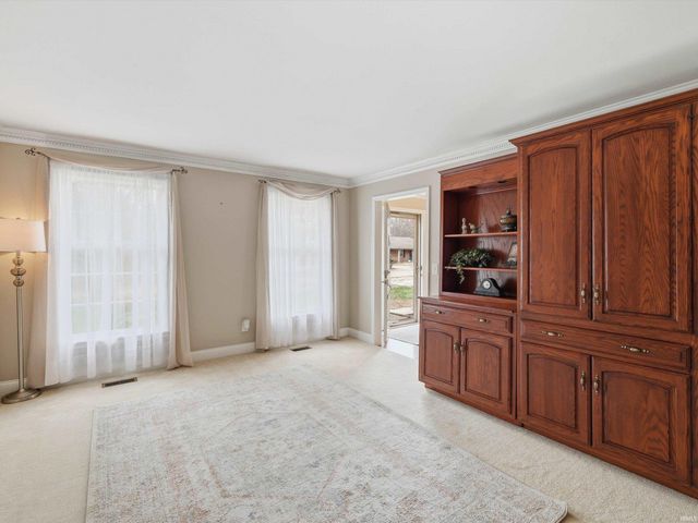 8855 Hickory Lane, Newburgh, IN 47630