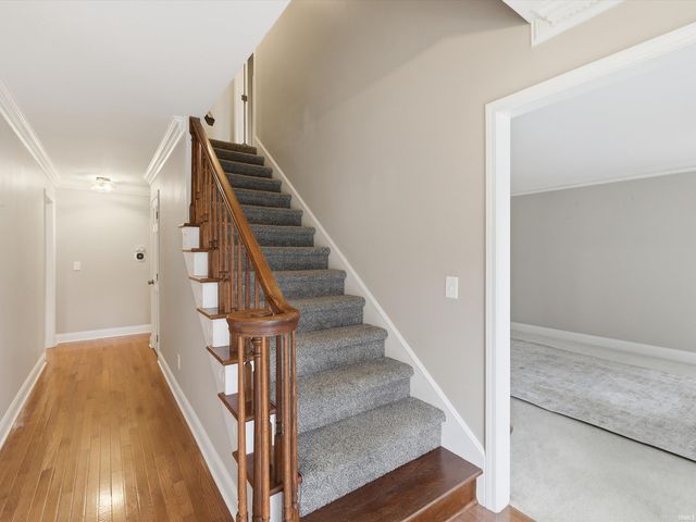 8855 Hickory Lane, Newburgh, IN 47630