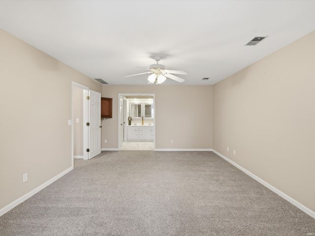 8855 Hickory Lane, Newburgh, IN 47630