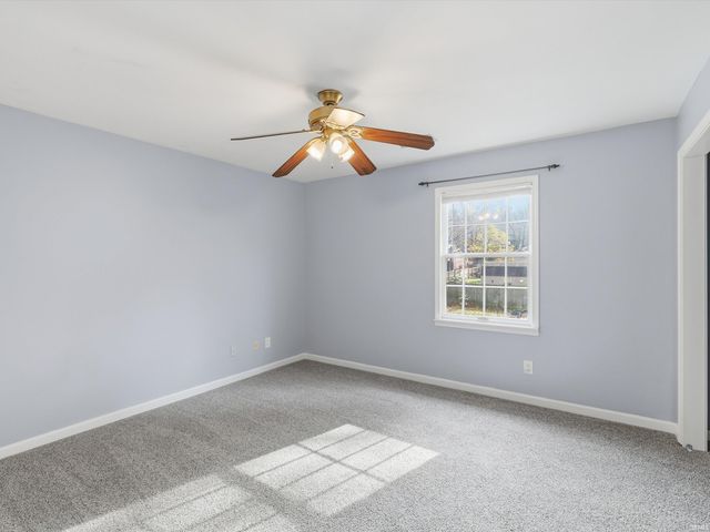 8855 Hickory Lane, Newburgh, IN 47630