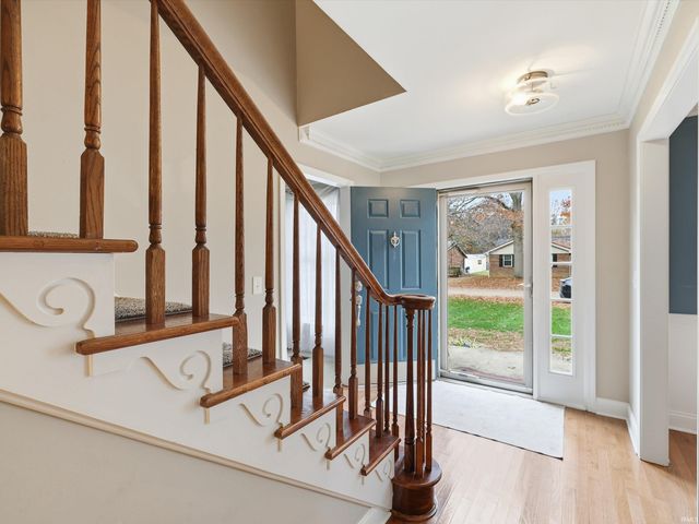 8855 Hickory Lane, Newburgh, IN 47630