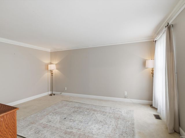 8855 Hickory Lane, Newburgh, IN 47630