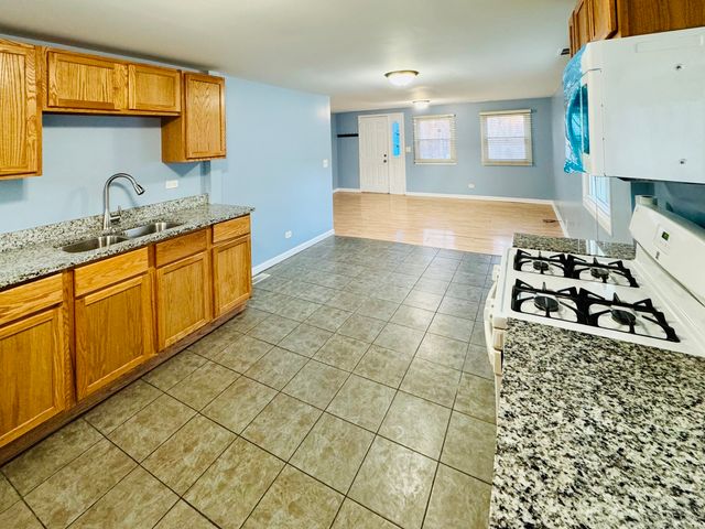 120 Vermont Avenue, Aurora, IL 60505