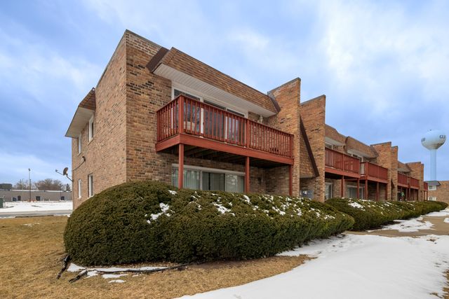 518 N Roberts Drive 2a, Glenwood, IL 60425