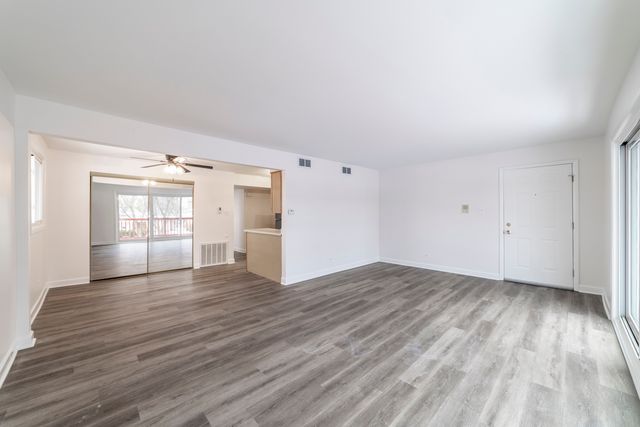 518 N Roberts Drive 2a, Glenwood, IL 60425