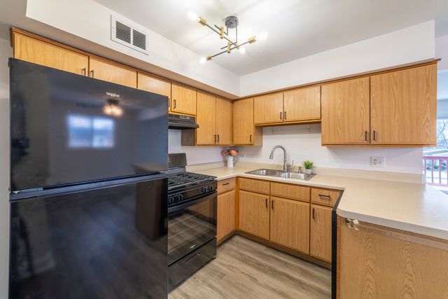 518 N Roberts Drive 2a, Glenwood, IL 60425