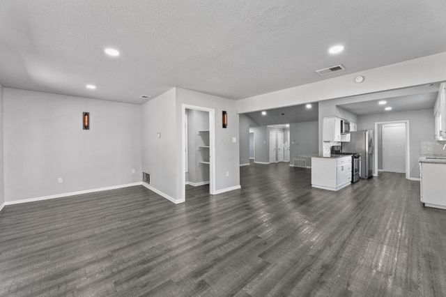 1606 Old Tract RD, Pflugerville, TX 78660
