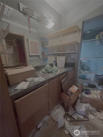 612 Sunset Avenue NE, Ocean Shores, WA 98569