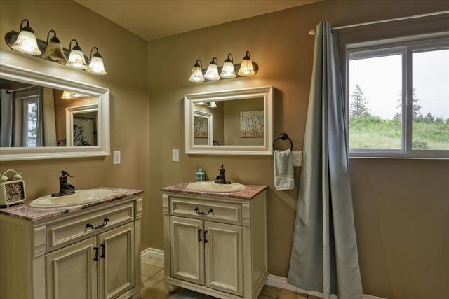 419 S US 395 S Rd, Colville, WA 99114