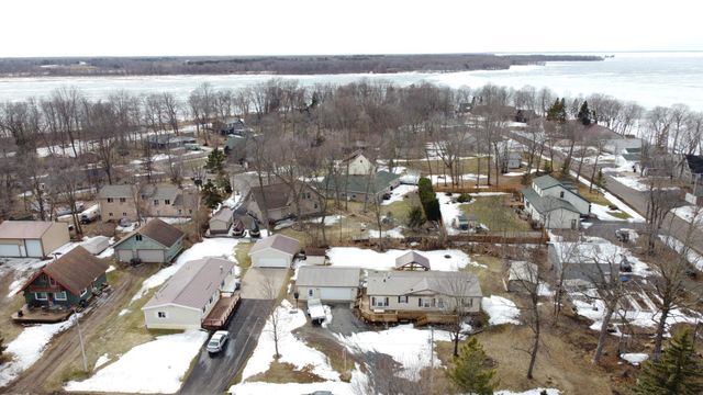 1800 White Cloud Drive E, Isle, MN 56342