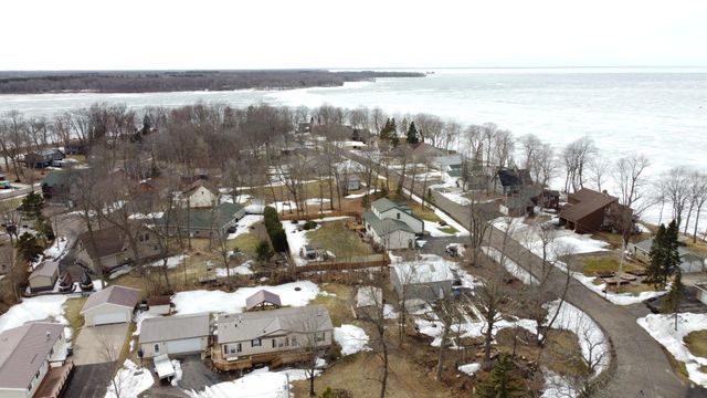 1800 White Cloud Drive E, Isle, MN 56342