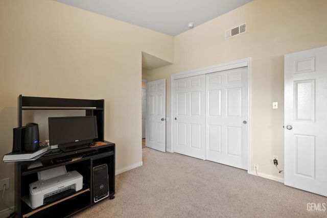 10806 Valverde Drive, Bakersfield, CA 93311