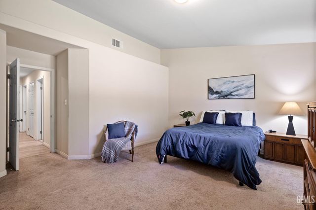 10806 Valverde Drive, Bakersfield, CA 93311