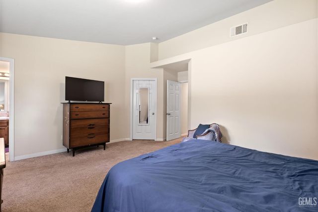 10806 Valverde Drive, Bakersfield, CA 93311