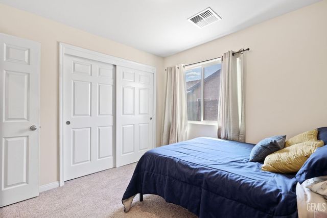 10806 Valverde Drive, Bakersfield, CA 93311