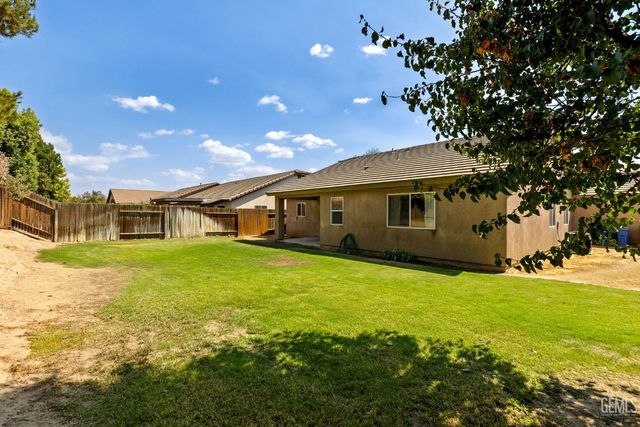 10806 Valverde Drive, Bakersfield, CA 93311