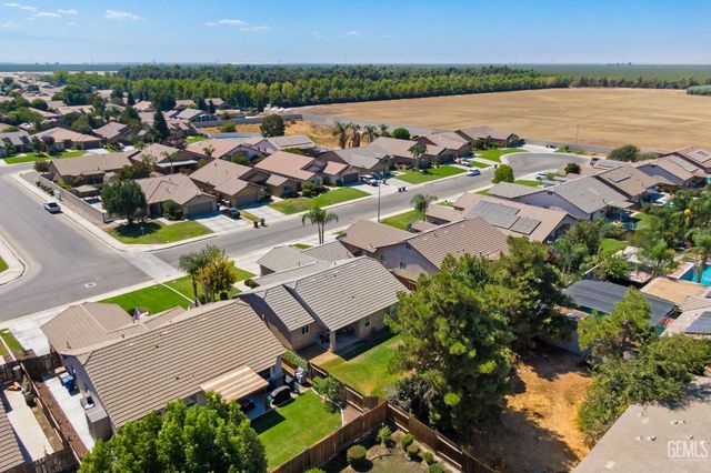 10806 Valverde Drive, Bakersfield, CA 93311