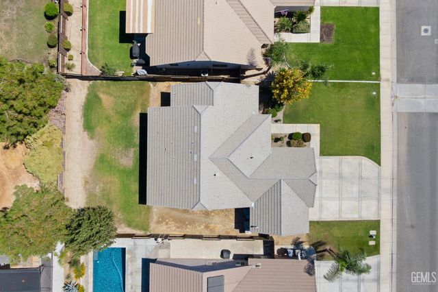 10806 Valverde Drive, Bakersfield, CA 93311