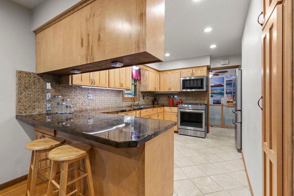 7181 Foxboro Lane, Woodbury, MN 55125 — photo 5