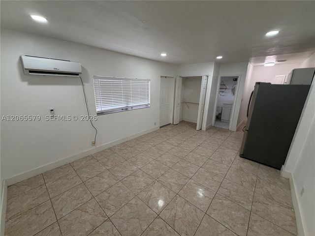 5803 Buchanan St, Hollywood, FL 33021
