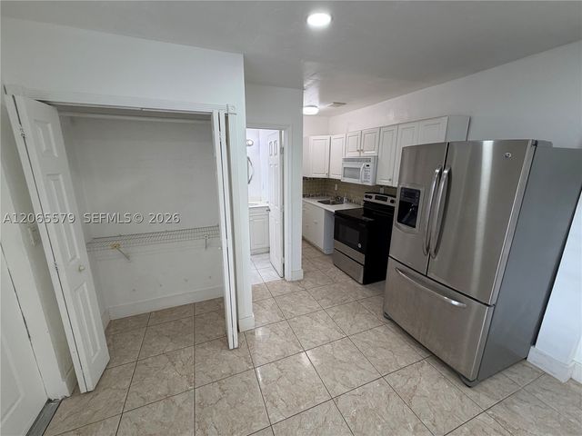 5803 Buchanan St, Hollywood, FL 33021