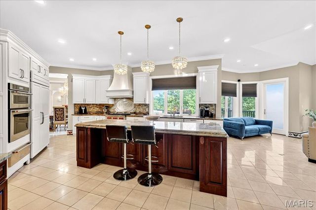 13354 Thornhill Drive, St Louis, MO 63131