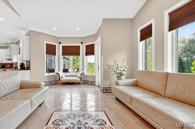 13354 Thornhill Drive, St Louis, MO 63131