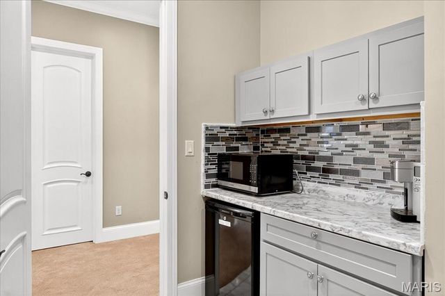 13354 Thornhill Drive, St Louis, MO 63131