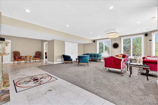 13354 Thornhill Drive, St Louis, MO 63131