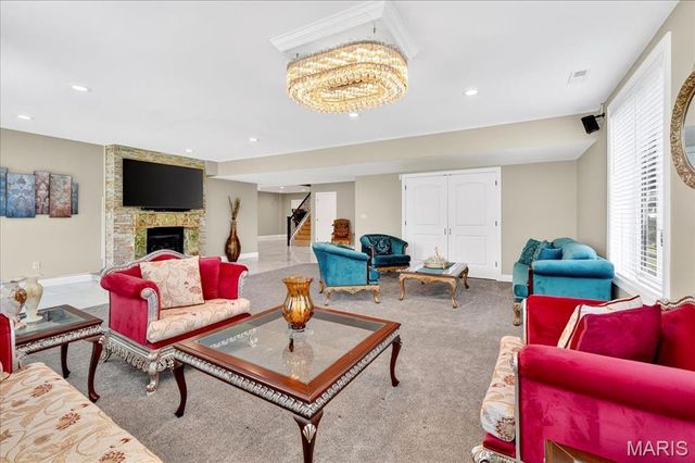 13354 Thornhill Drive, St Louis, MO 63131