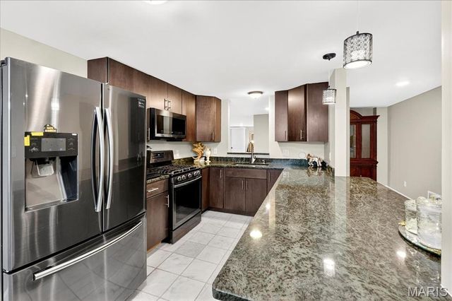 13354 Thornhill Drive, St Louis, MO 63131