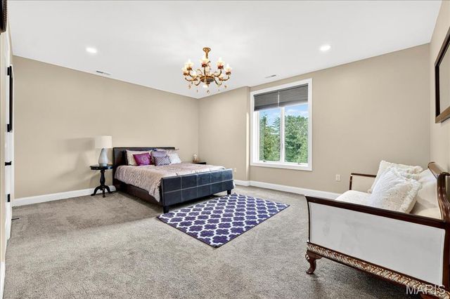 13354 Thornhill Drive, St Louis, MO 63131