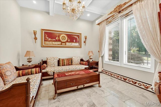 13354 Thornhill Drive, St Louis, MO 63131