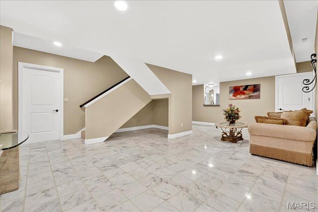 13354 Thornhill Drive, St Louis, MO 63131