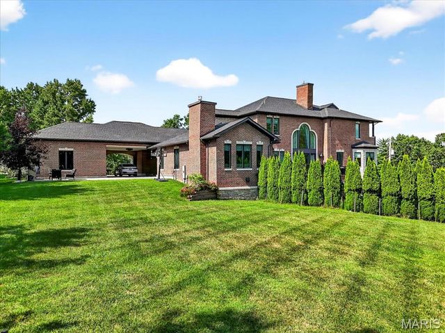 13354 Thornhill Drive, St Louis, MO 63131