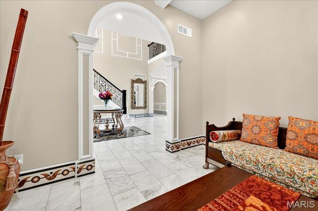13354 Thornhill Drive, St Louis, MO 63131
