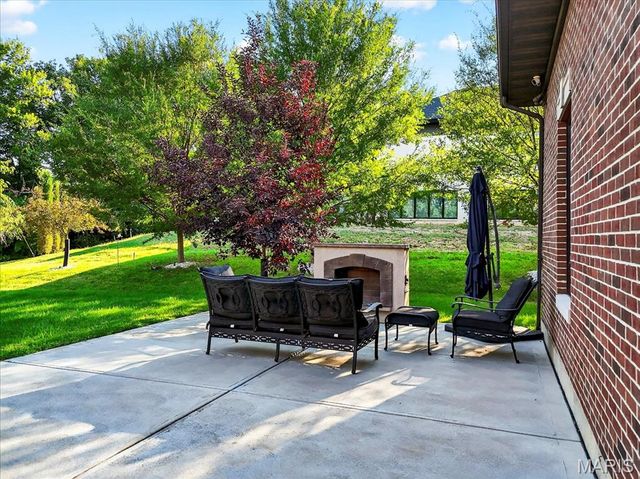 13354 Thornhill Drive, St Louis, MO 63131