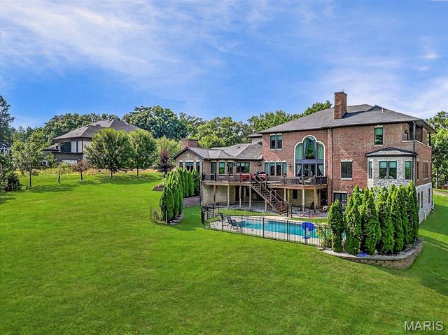 13354 Thornhill Drive, St Louis, MO 63131