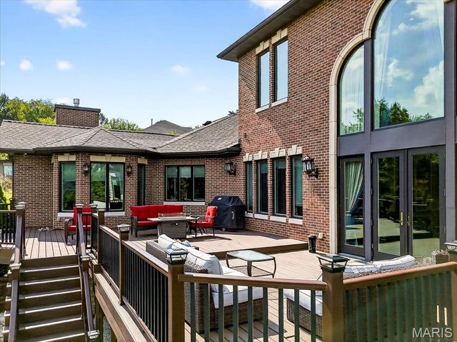 13354 Thornhill Drive, St Louis, MO 63131