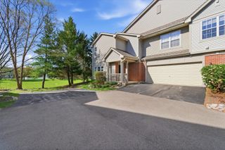 2255 Vanderbilt Drive 2255, Geneva, IL 60134