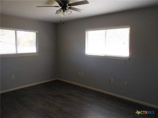 1441 Robin Lane, Seguin, TX 78155
