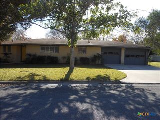 1441 Robin Lane, Seguin, TX 78155