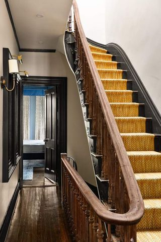 244 E 49th Street, New York City, NY 10017