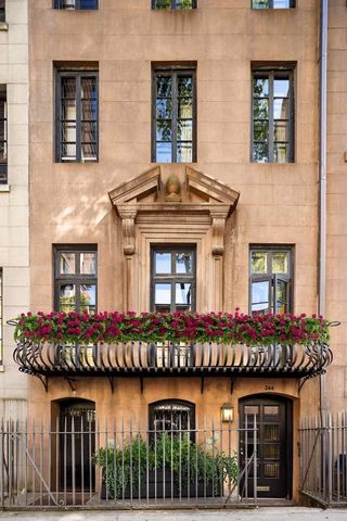 244 E 49th Street, New York City, NY 10017