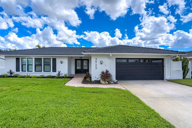 3923 DORAL DRIVE, Tampa, FL 33634