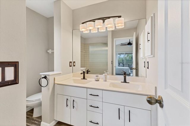 803 MONTROSE DRIVE 201, Venice, FL 34293