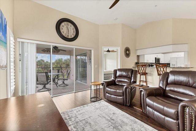 803 MONTROSE DRIVE 201, Venice, FL 34293