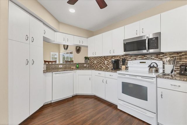 803 MONTROSE DRIVE 201, Venice, FL 34293